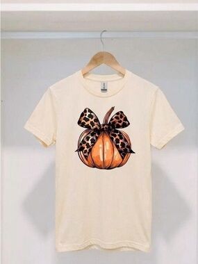 Coquette Leopard Bow Pumpkin Graphic Tee Cream Fall Autumn T-Shirt